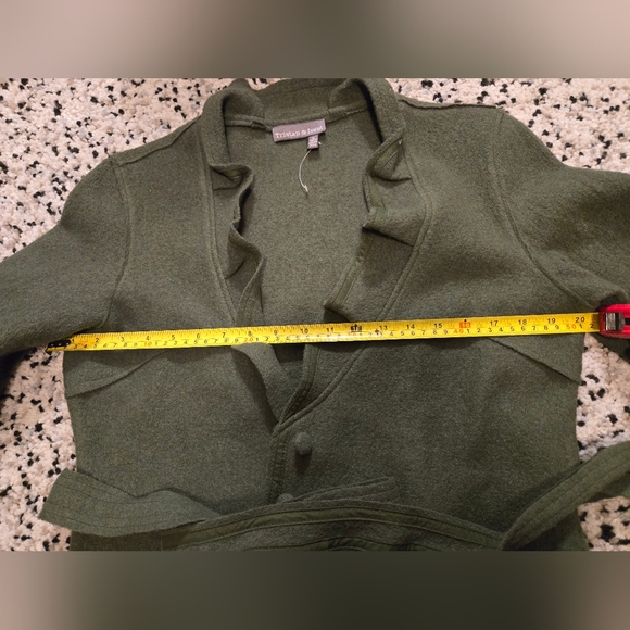 Tristan & Isuet. 100% Lanewool blazer. Forest green. Size Large - Picture 6 of 8